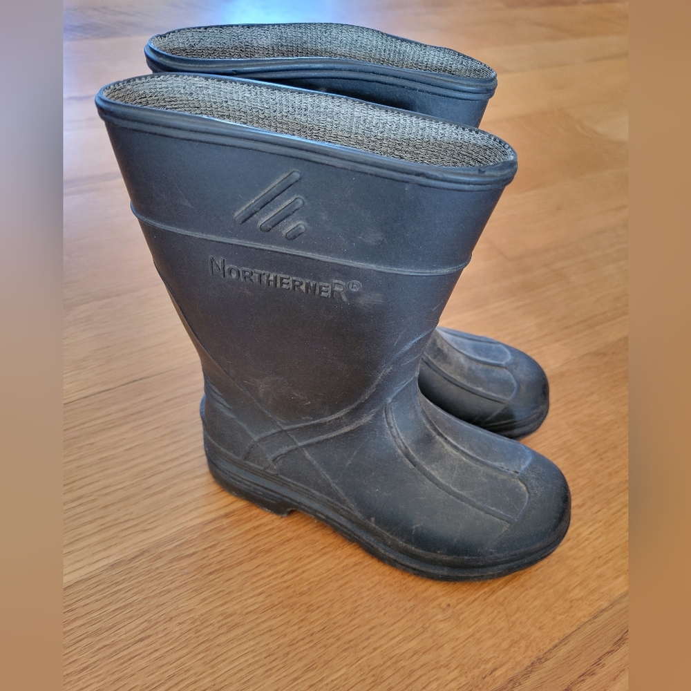 Children's size 10 mud / rain boots